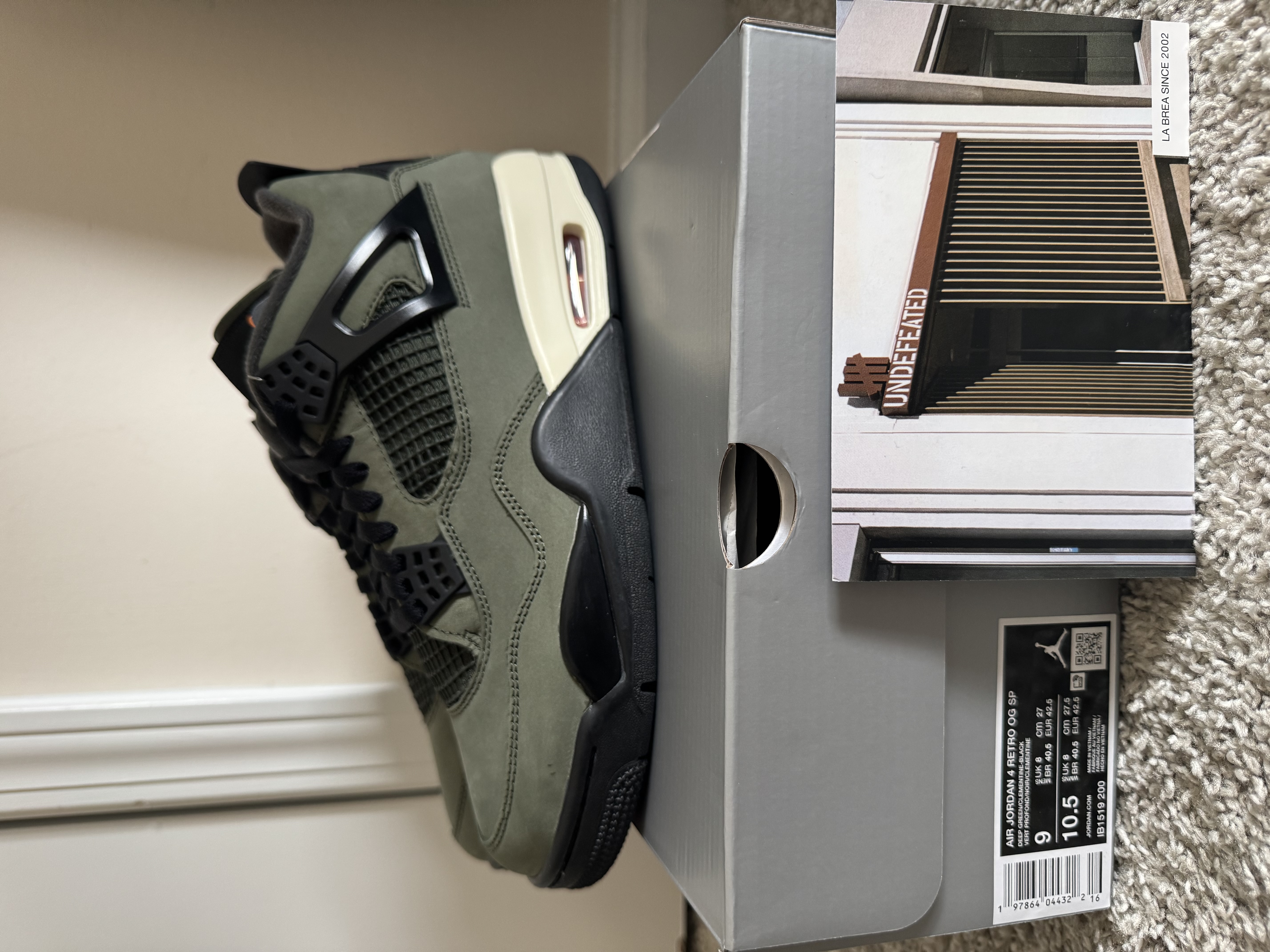 featured image for Undefeated AJ4 Size 9