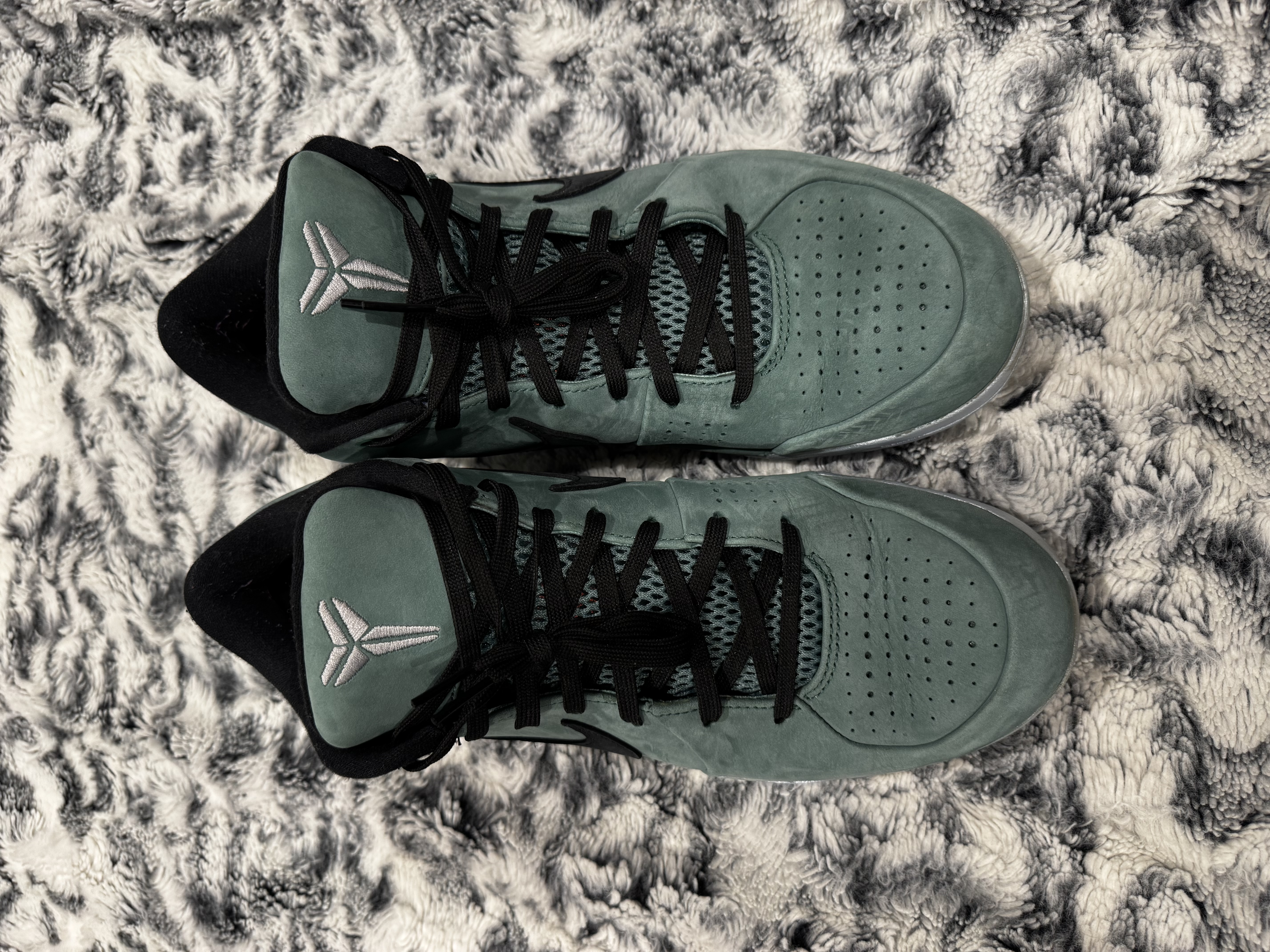 featured image for 💚 Nike Kobe IV Protro “Girl Dad” – Size 11.5 – $140
